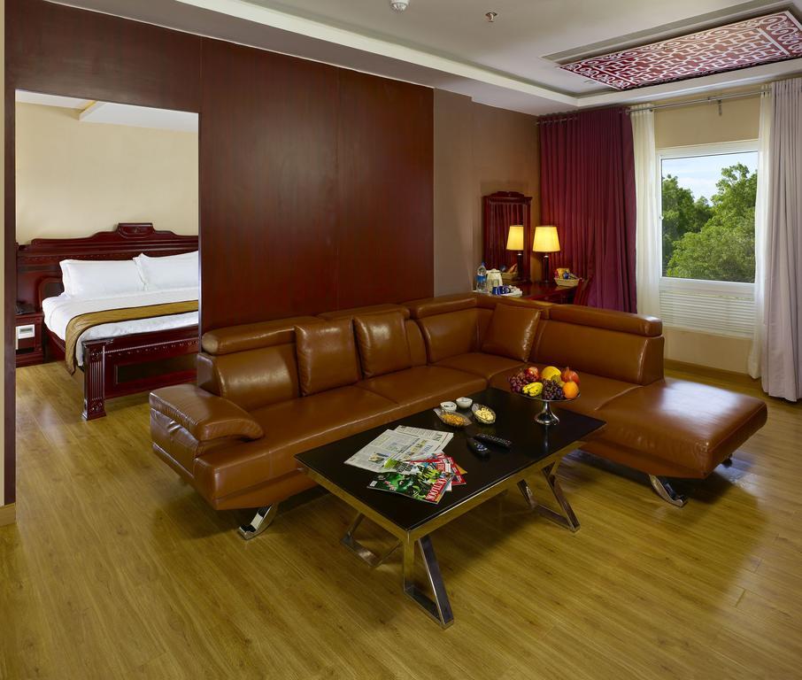 Hotel Palmyra Grand Suite - Tirunelveli Phòng bức ảnh