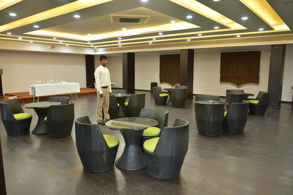 Hotel Palmyra Grand Suite - Tirunelveli Ngoại thất bức ảnh