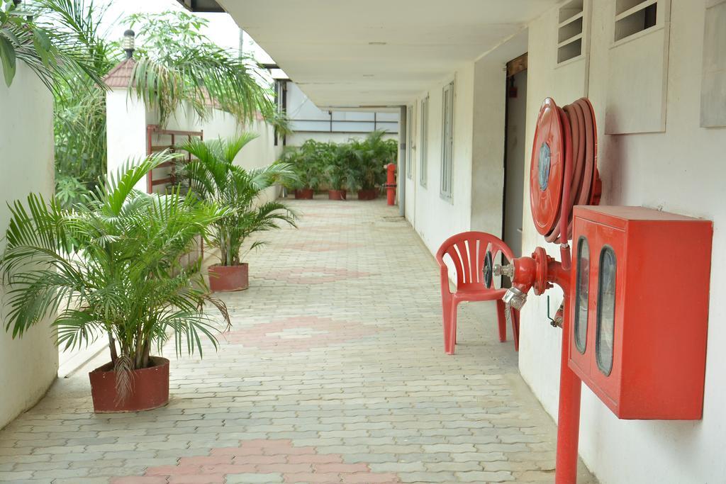 Hotel Palmyra Grand Suite - Tirunelveli Ngoại thất bức ảnh